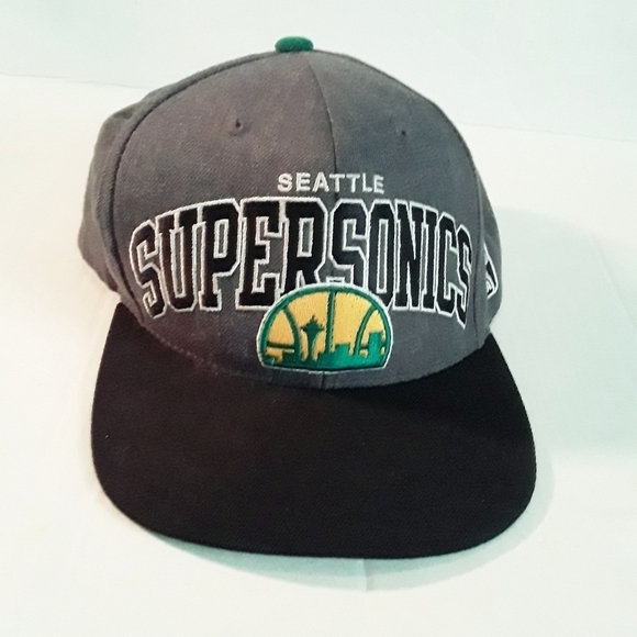Mitchell & Ness Seattle Supersonics Snapba… - Picture 1 of 7